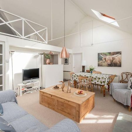 Апартаменты Joivy Loft At The Brewery With Free Parking Эдинбург Экстерьер фото