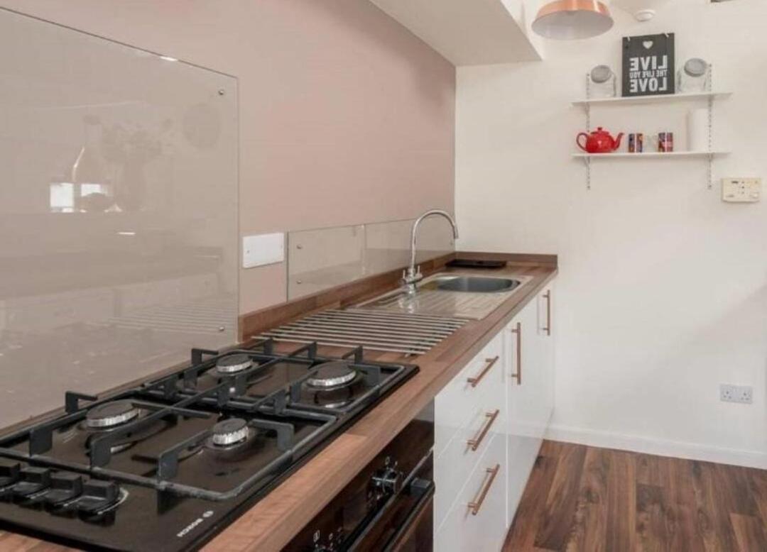 Апартаменты Joivy Loft At The Brewery With Free Parking Эдинбург Экстерьер фото